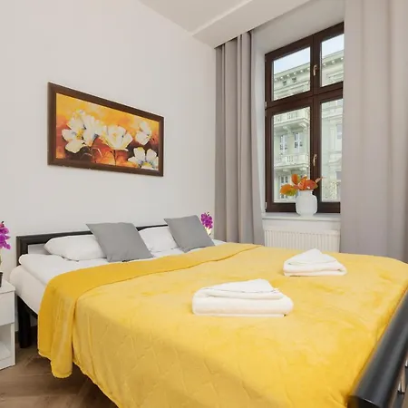 Beautiful Piotrkowska By Renters Apartament