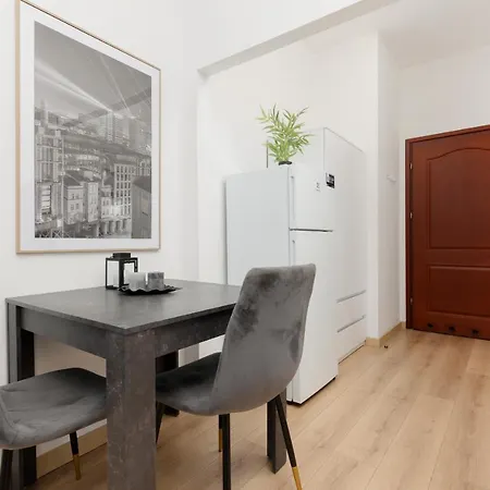 Beautiful Piotrkowska By Renters Apartament