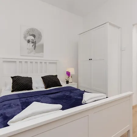 Beautiful Piotrkowska By Renters Apartament *
